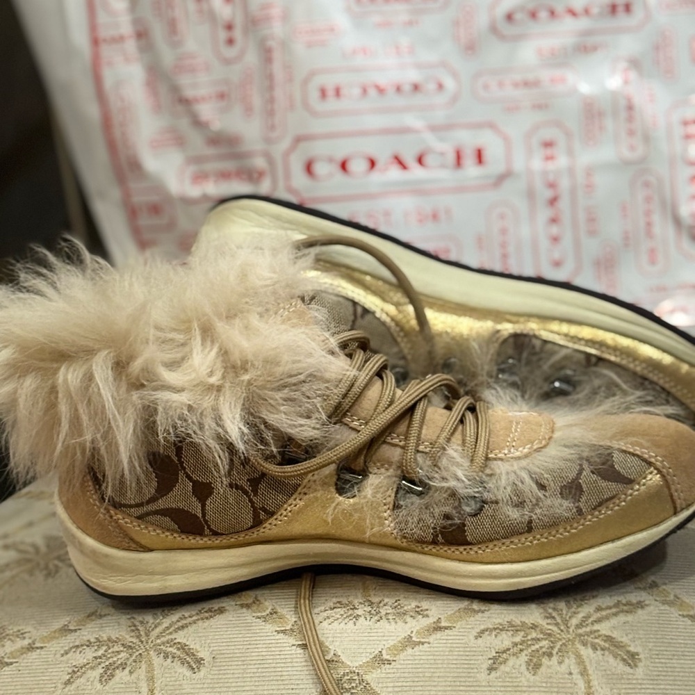 Vintage COACH COLETTE LOGO FABRIC Mongolian Lamb LINING Women Size 9 ANKLE BOOT